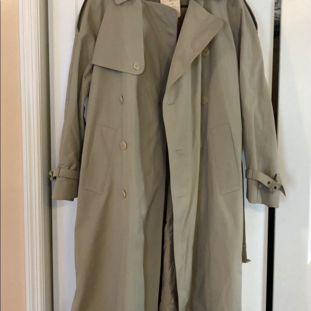 Men classic trenchcoat